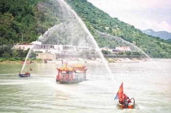 甘肅重大洪澇災(zāi)害跨區(qū)域救援實(shí)戰(zhàn)拉動(dòng)演練在隴南文縣碧口舉行