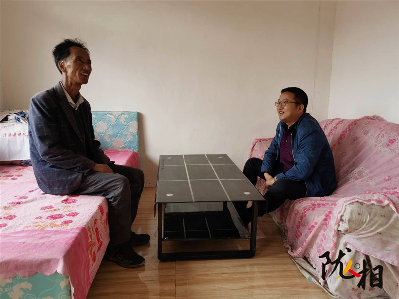 【隴人相】以扶貧為己任 把村民當(dāng)親人——記元古堆村黨支部第一書(shū)記、駐村幫扶工作隊(duì)隊(duì)長(zhǎng)陳元兵