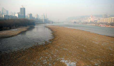 市民：黃河水位大降會不會影響供水？ 水務(wù)部門：枯水期流量偏小屬于正常現(xiàn)象