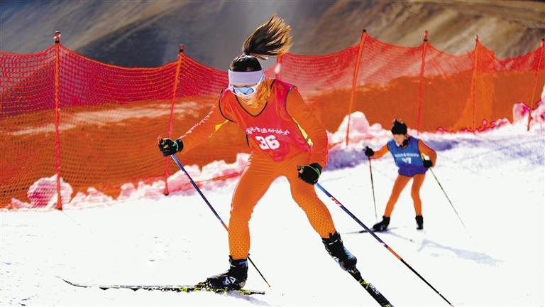 甘肅省青少年越野滑雪錦標賽在蘭州新區(qū)鳴槍開賽