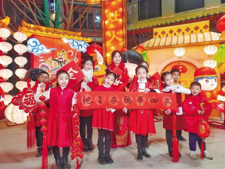 中共蘭州市委宣傳部出品 原創(chuàng)音樂電視《全家?！?向全市人民拜年！