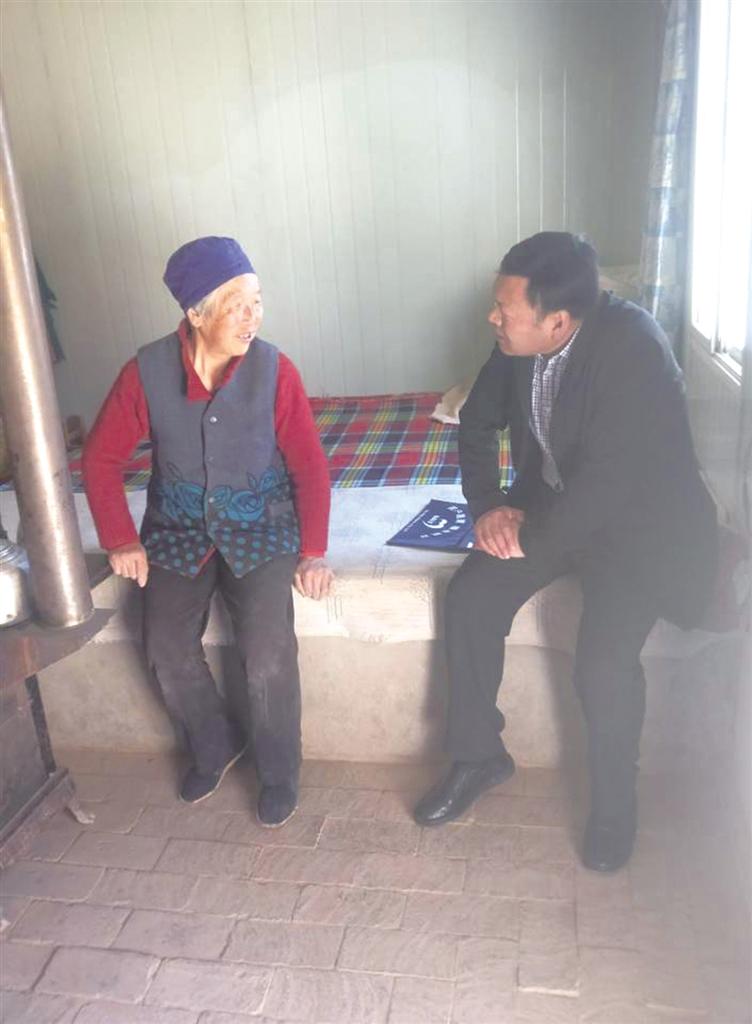 榆中縣扶貧開發(fā)辦公室黨組書記、主任王國福：建言獻(xiàn)策當(dāng)助手 沖鋒陷陣排頭兵