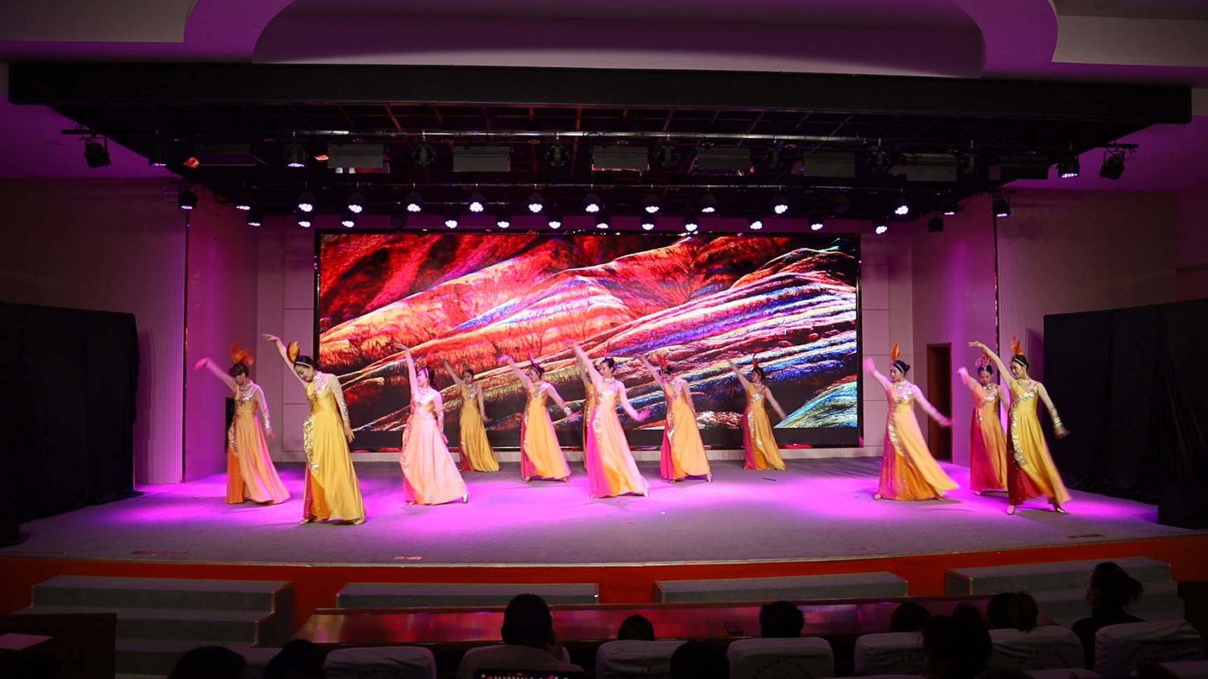 張掖市非遺舞臺(tái)劇《寶卷印象》在武威、金昌等市州上演