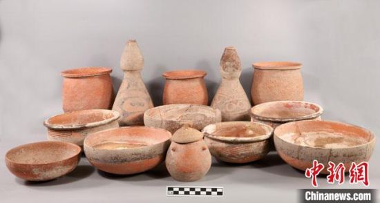 圖為圪垯川遺址出土的器物組合。(資料圖) 甘肅省文物局供圖