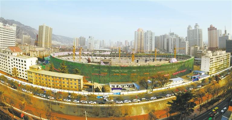 蘭州市七里河體育場(chǎng)主體封頂，預(yù)計(jì)明年7月交付使用