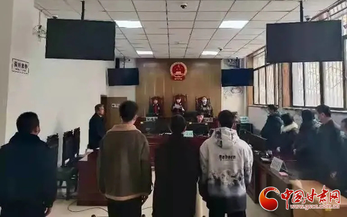 依法帶娃！甘肅省平?jīng)鍪邪l(fā)出首份《家庭教育令》