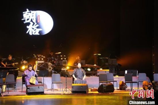 圖為甘肅本土原生態(tài)樂隊“朝格組合”在蘭州演出。(資料圖) 受訪人供圖