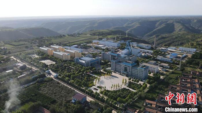 圖為華能正寧核桃峪煤礦廠區(qū)。(資料圖) 慶陽市委宣傳部供圖