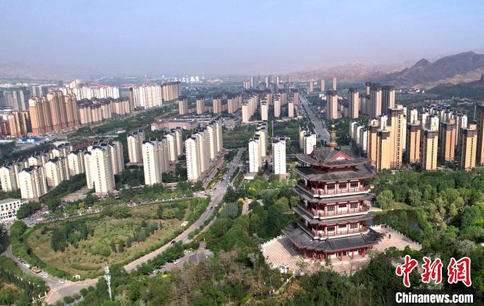 圖為“南涼古都”樂(lè)都朝陽(yáng)山片區(qū)的今朝?！⊙Φ?攝