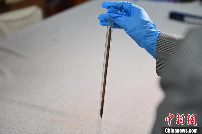 2024年5月7日，甘肅省博物館館藏國(guó)寶級(jí)文物“白馬作”毛筆。李亞龍　攝